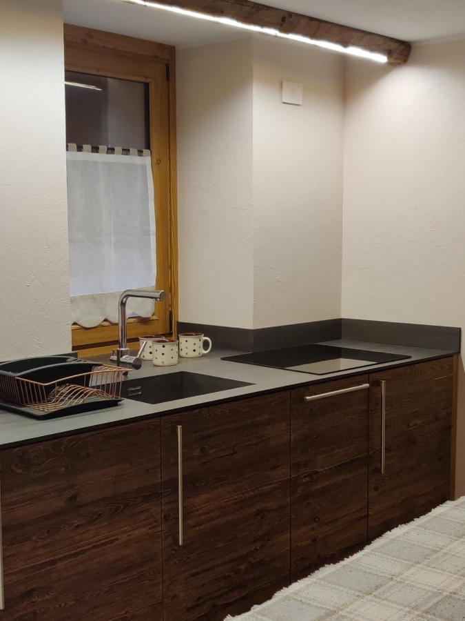 Apartamento Au Fond Du Bourg Aosta Exterior foto