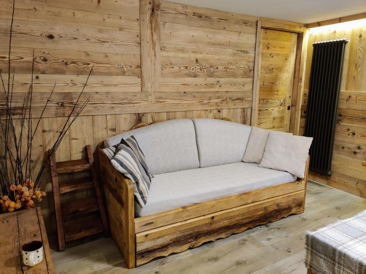 Apartamento Au Fond Du Bourg Aosta Exterior foto
