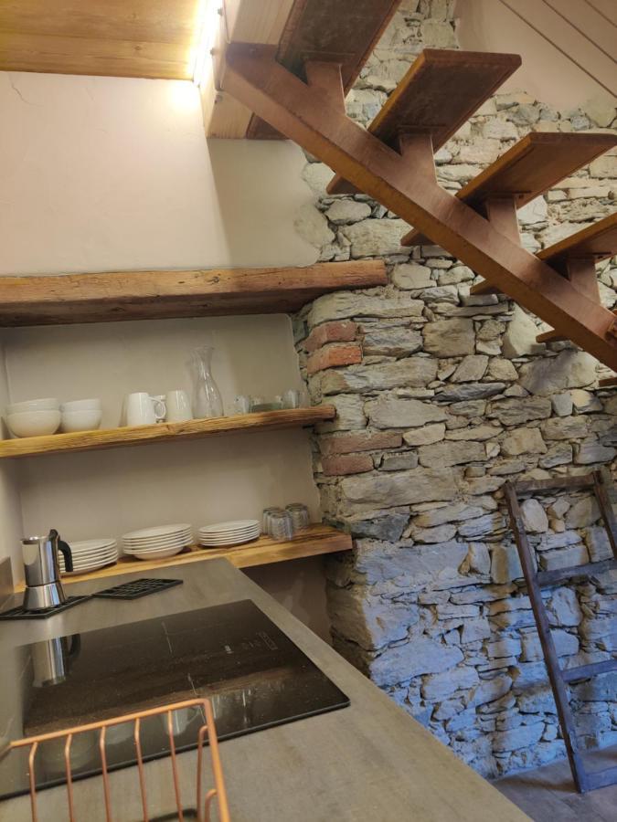 Apartamento Au Fond Du Bourg Aosta Exterior foto